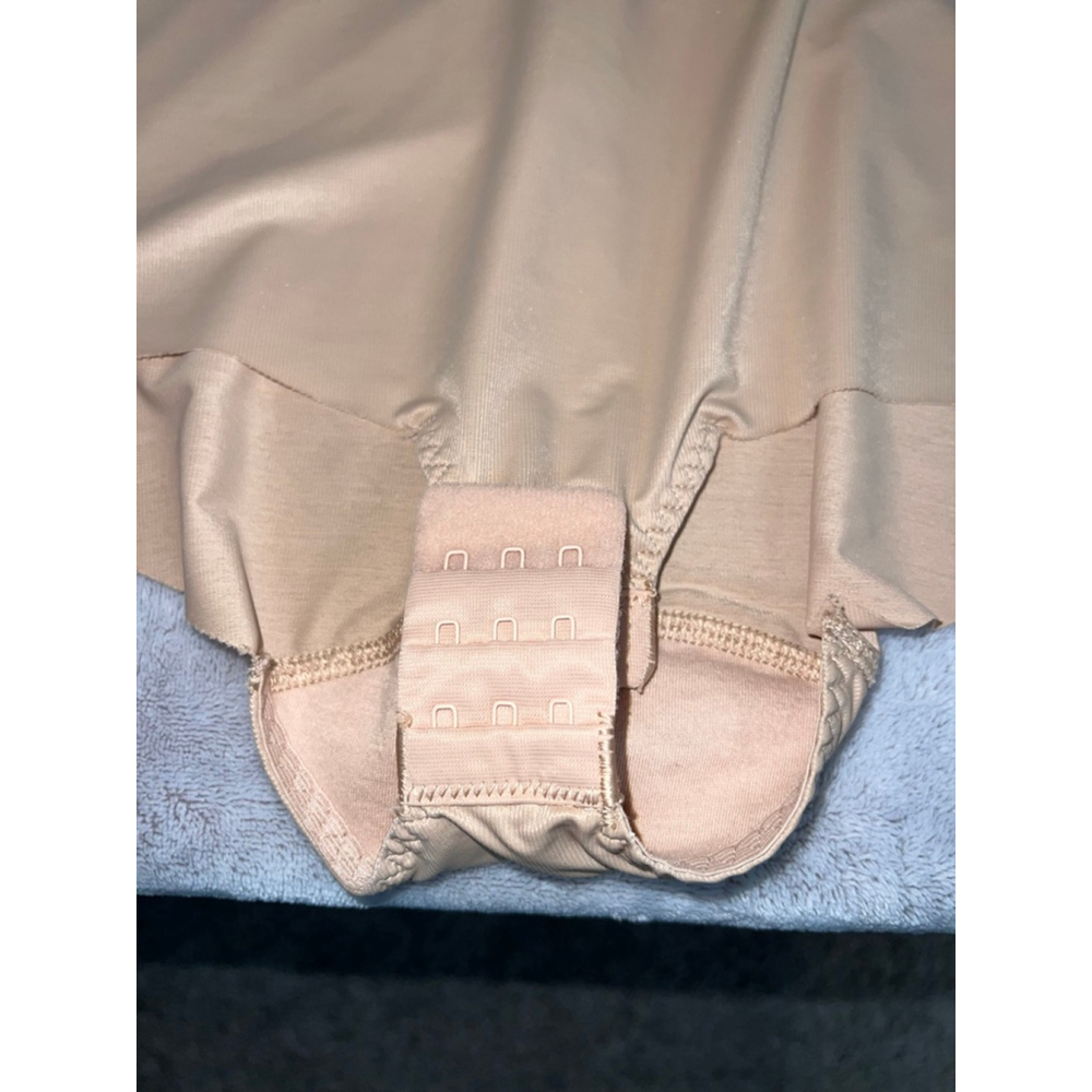 Women's Assets by Spanx Nude Beige Bodysuit L - Picture 4 of 10